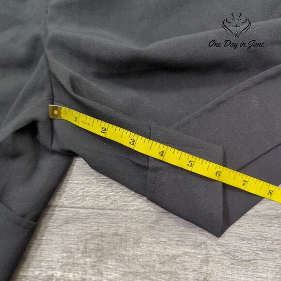 Studio Y Flat Front Shorts Size 7/8 - Picture 5 of 7